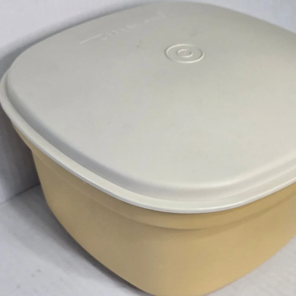 Tupperware vintage square